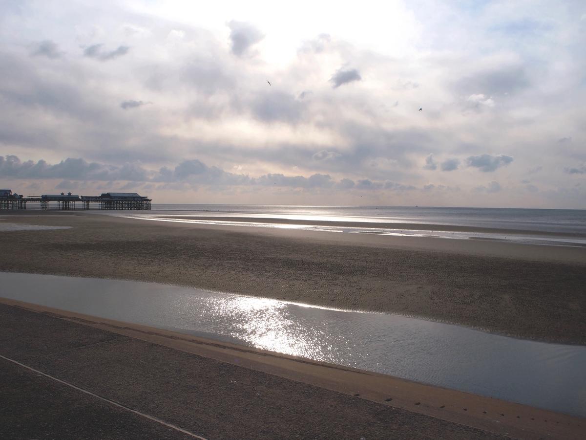 Golden Sands Hotel - St Chad'S Road 黑潭 外观 照片